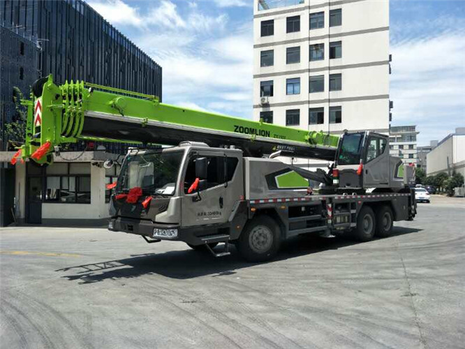 三穗县跨街广告牌的高空安装注意事项
