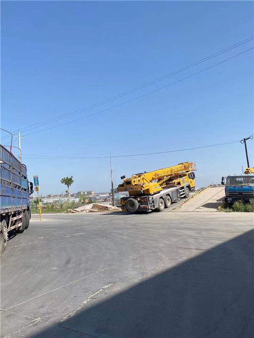 三穗县25吨吊车的租赁价格大概是多少？